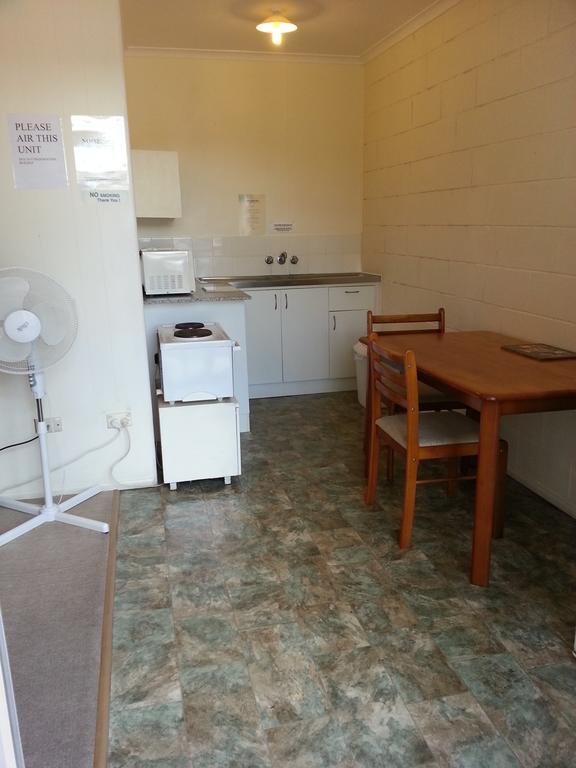 Motel Sandy Court Holiday Units Noosaville Zimmer foto