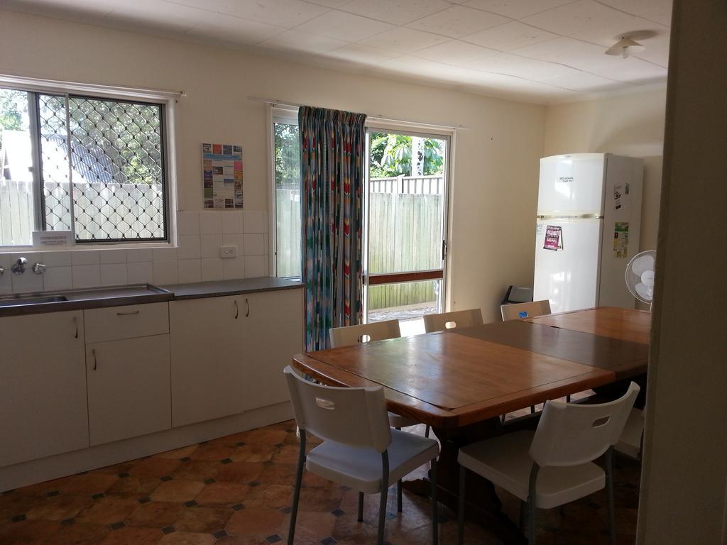 Motel Sandy Court Holiday Units Noosaville Zimmer foto
