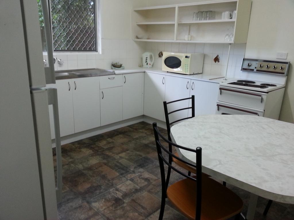 Motel Sandy Court Holiday Units Noosaville Zimmer foto